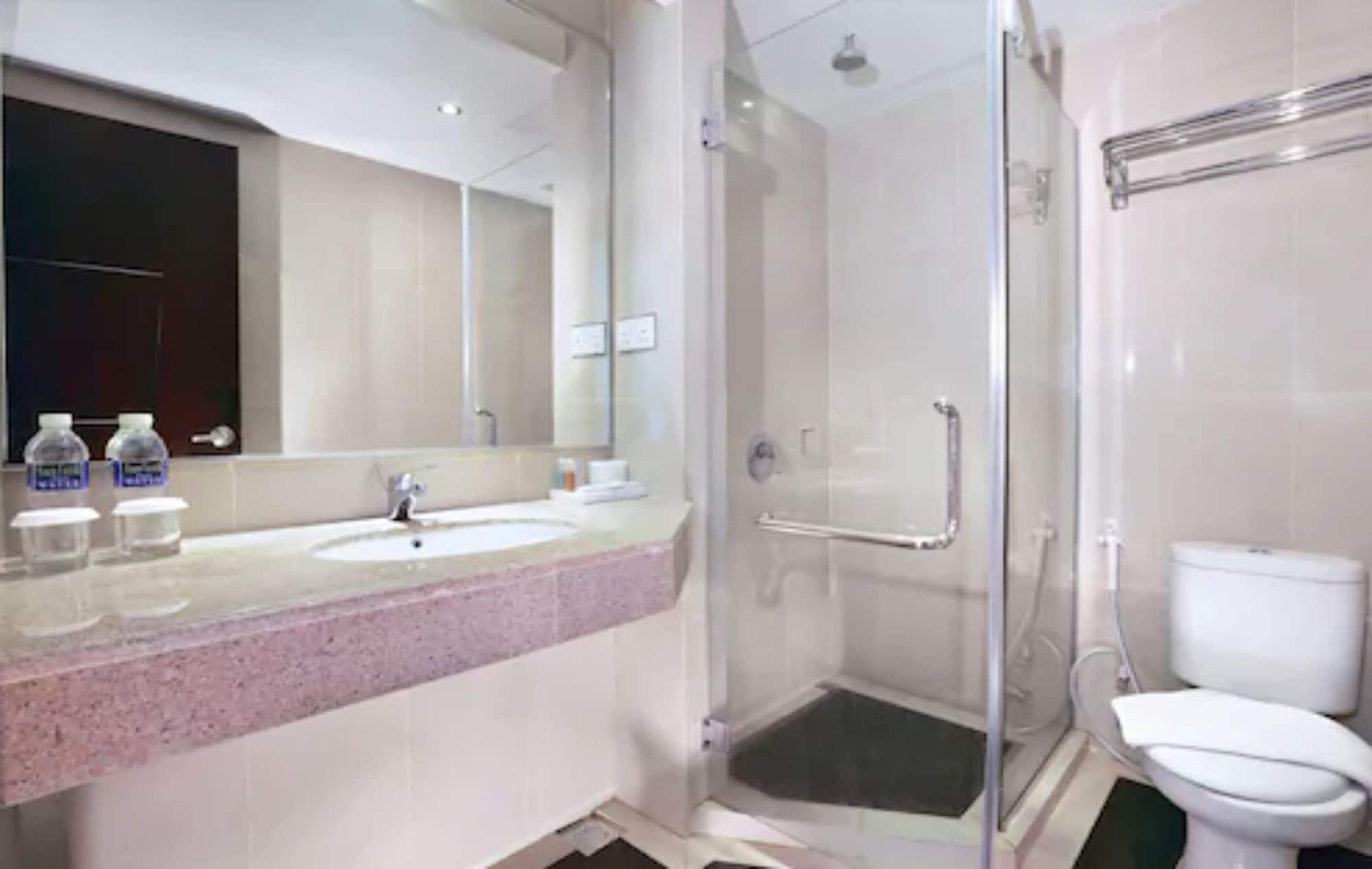 Aston Karimun City Hotel Танджунг Балай Каримун Екстериор снимка
