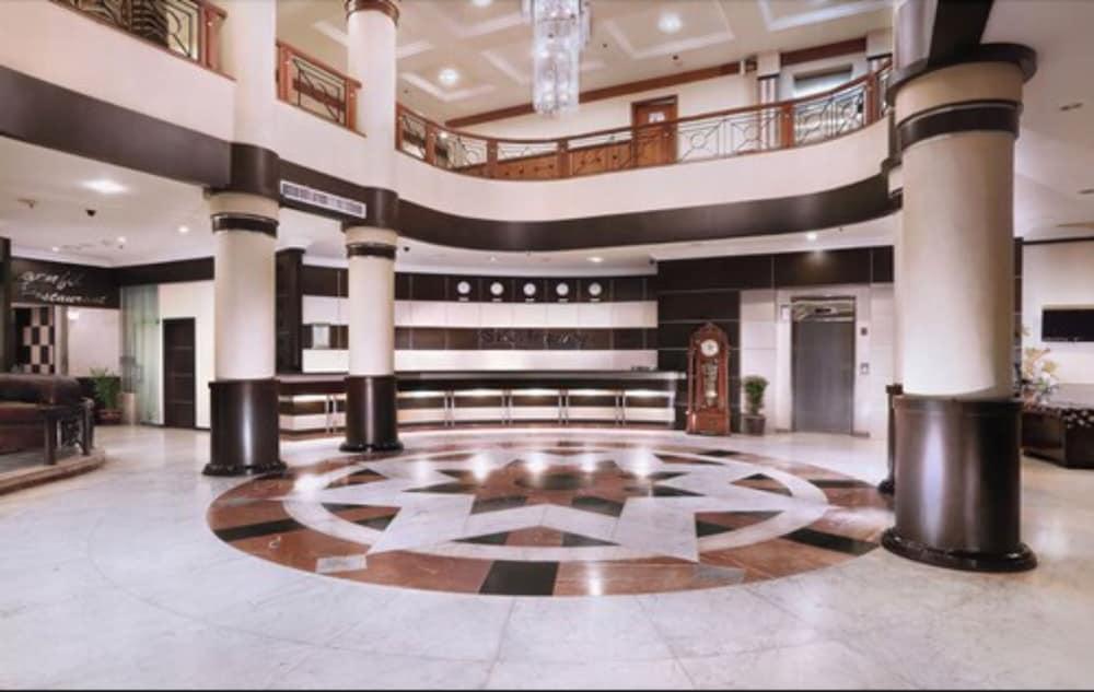 Aston Karimun City Hotel Танджунг Балай Каримун Екстериор снимка