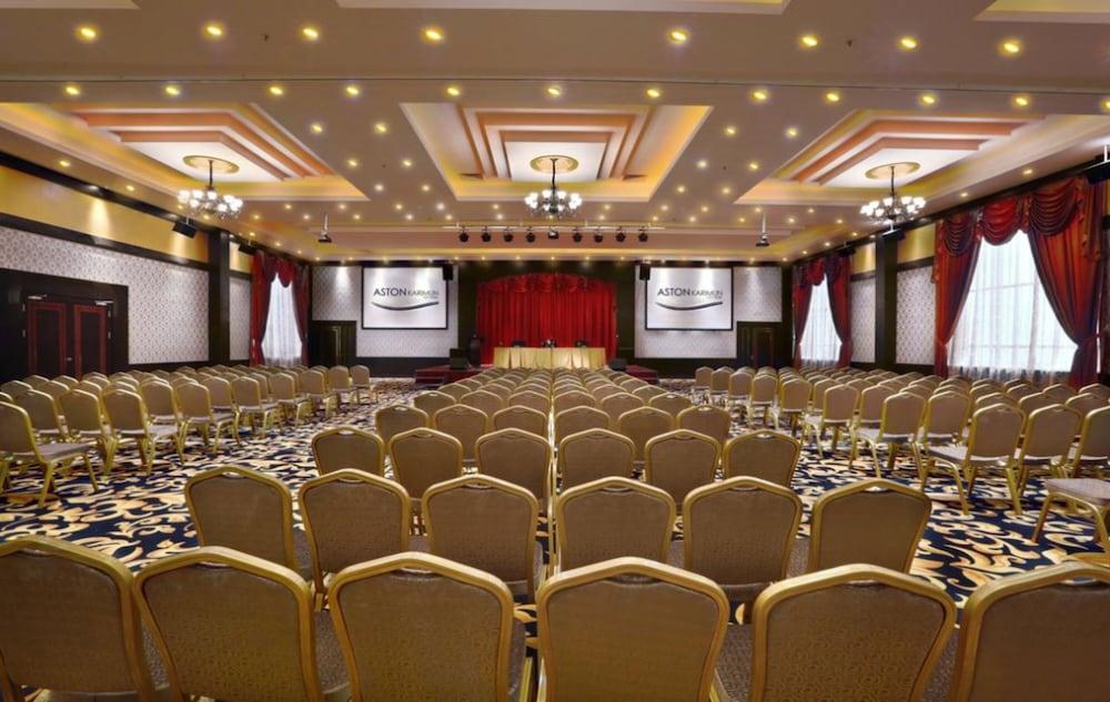 Aston Karimun City Hotel Танджунг Балай Каримун Екстериор снимка