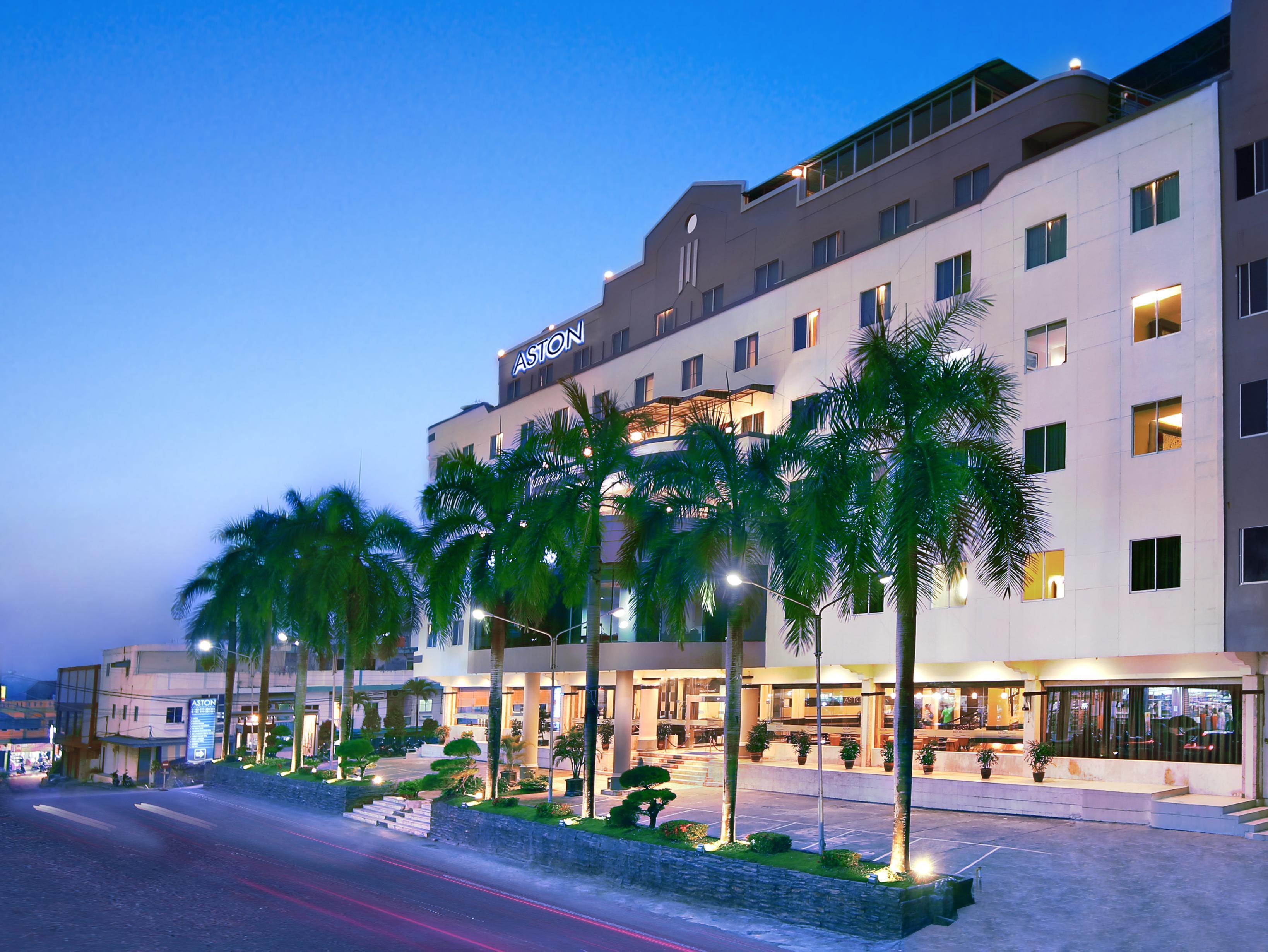 Aston Karimun City Hotel Танджунг Балай Каримун Екстериор снимка
