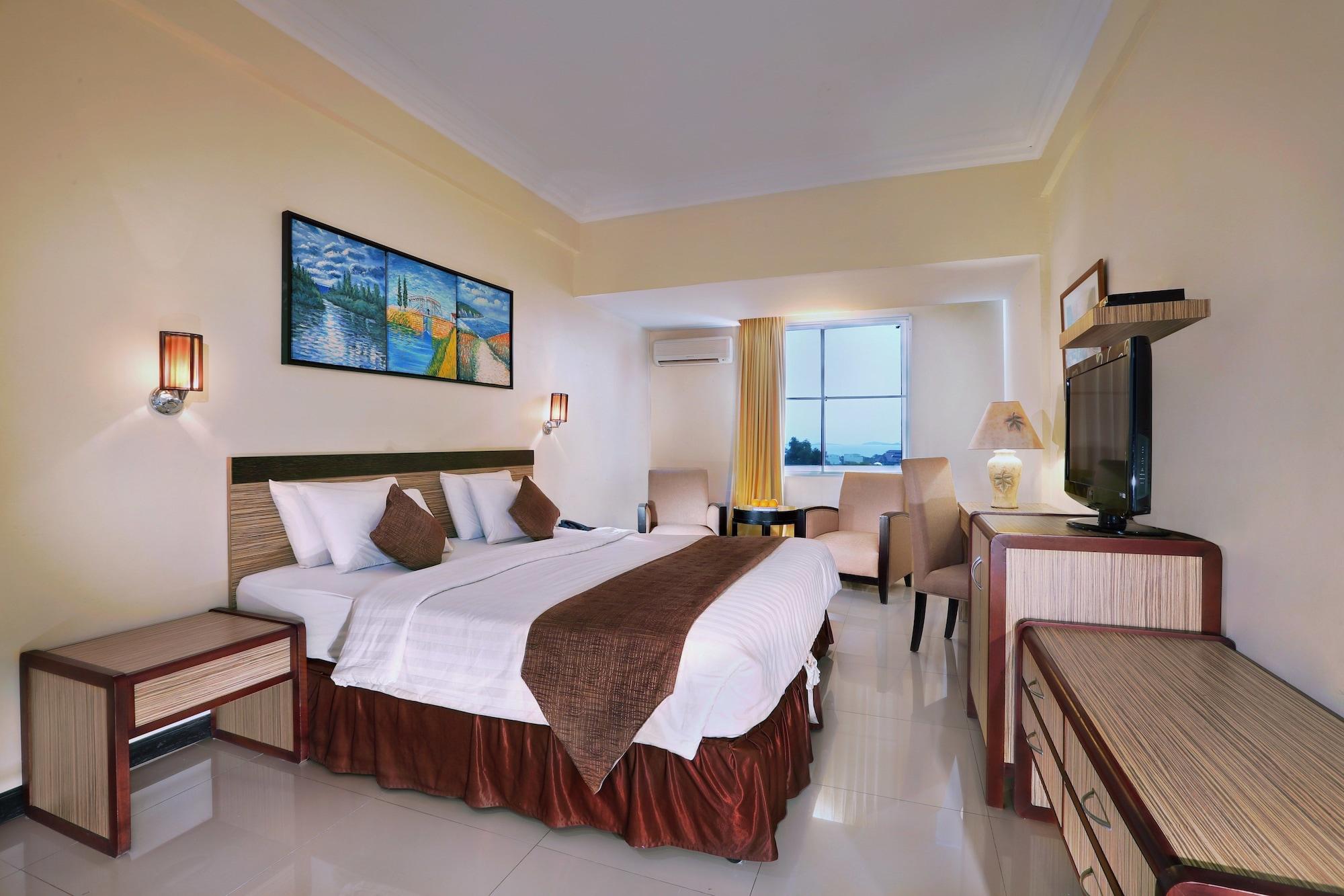 Aston Karimun City Hotel Танджунг Балай Каримун Екстериор снимка