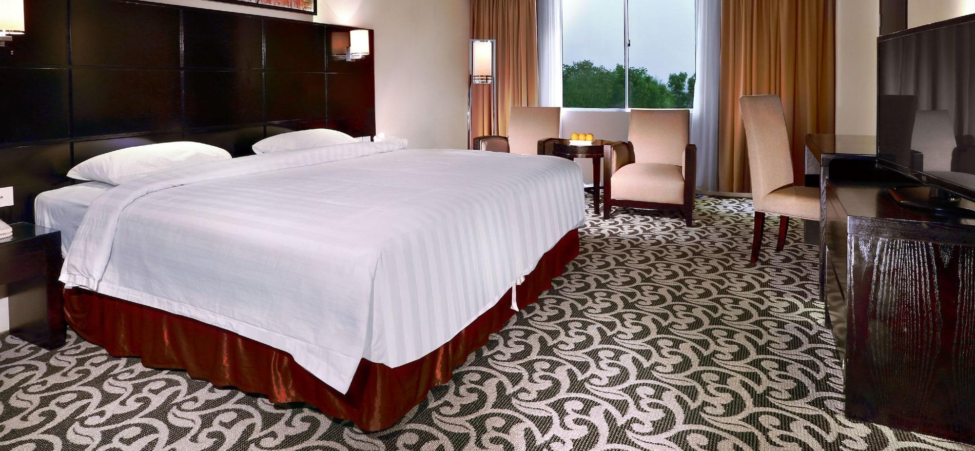 Aston Karimun City Hotel Танджунг Балай Каримун Екстериор снимка