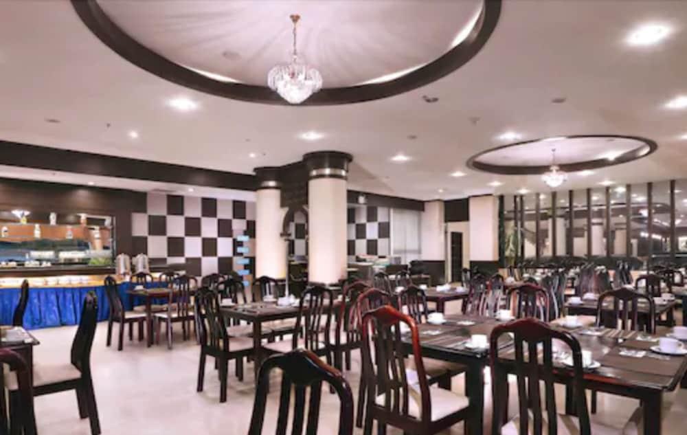Aston Karimun City Hotel Танджунг Балай Каримун Екстериор снимка