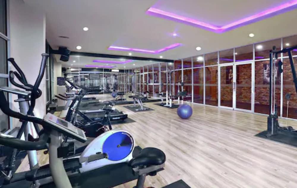 Aston Karimun City Hotel Танджунг Балай Каримун Екстериор снимка