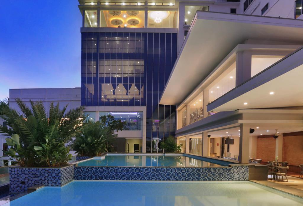 Aston Karimun City Hotel Танджунг Балай Каримун Екстериор снимка