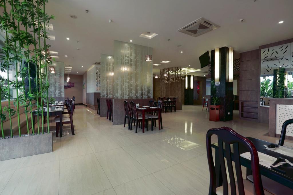 Aston Karimun City Hotel Танджунг Балай Каримун Екстериор снимка