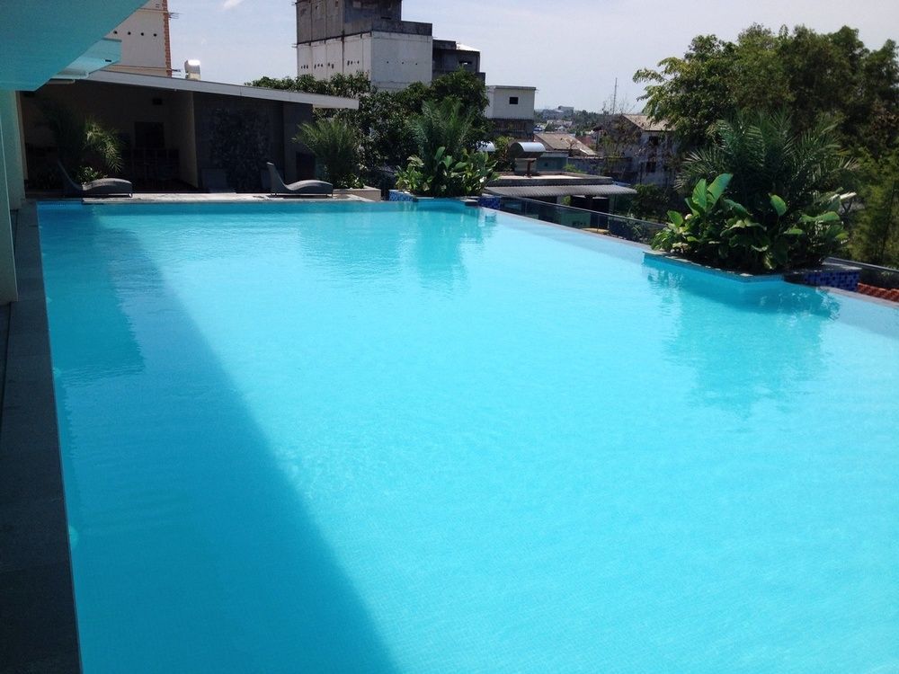 Aston Karimun City Hotel Танджунг Балай Каримун Екстериор снимка