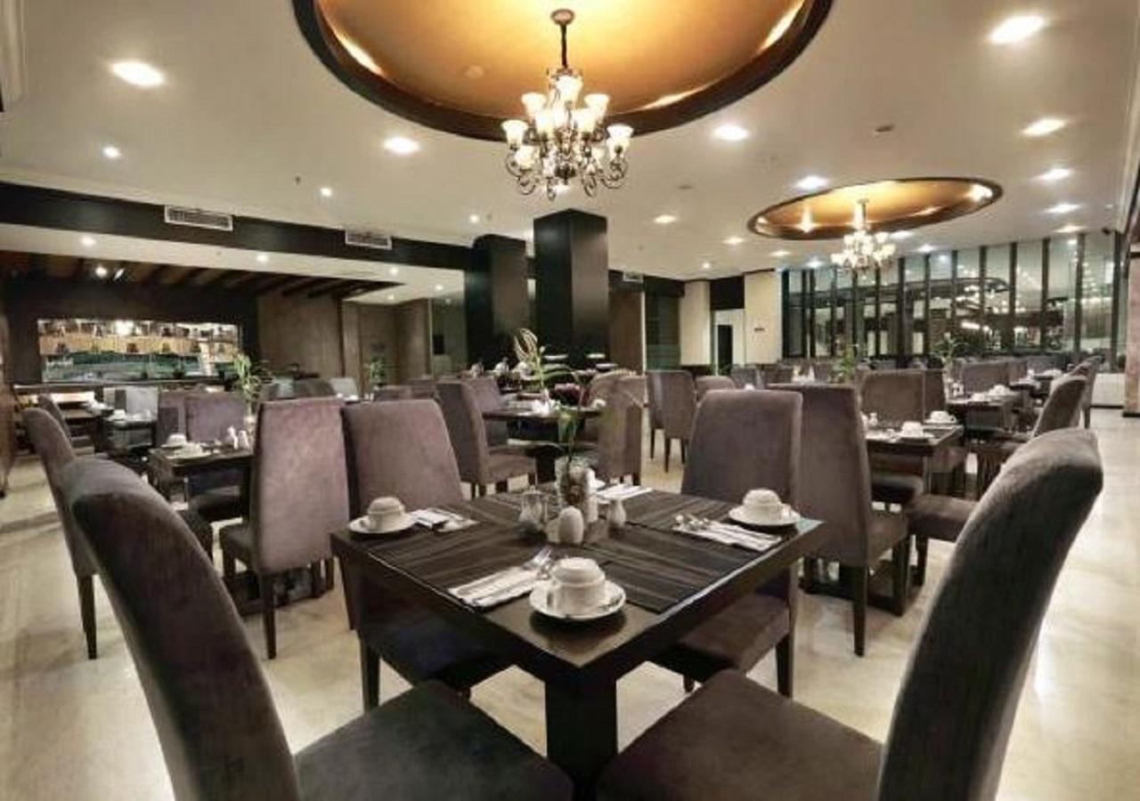 Aston Karimun City Hotel Танджунг Балай Каримун Екстериор снимка