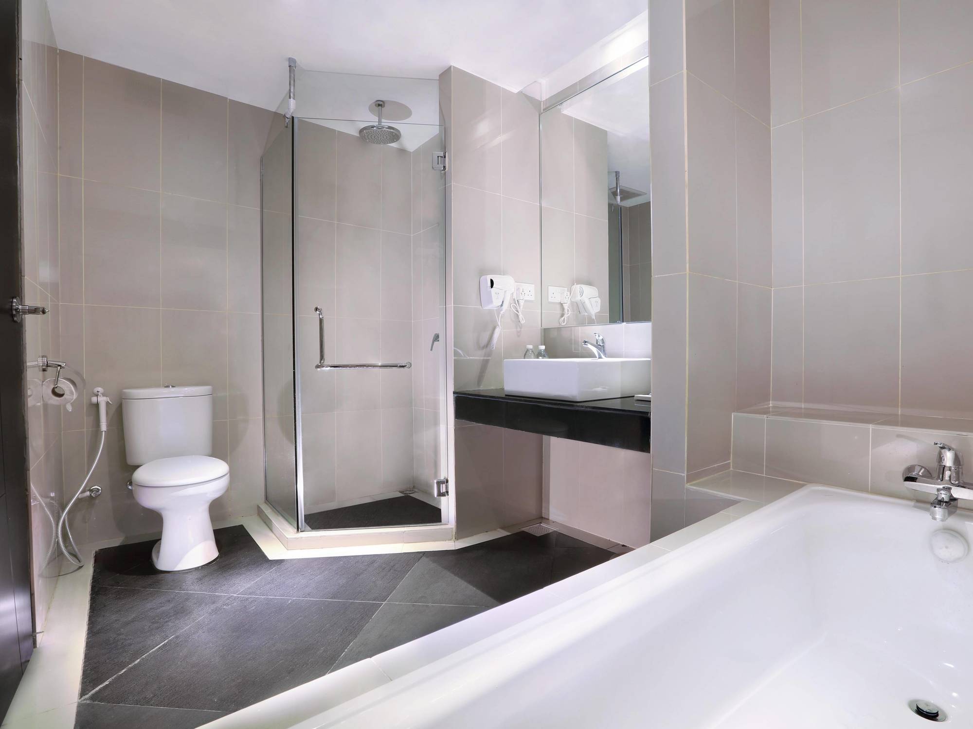 Aston Karimun City Hotel Танджунг Балай Каримун Екстериор снимка